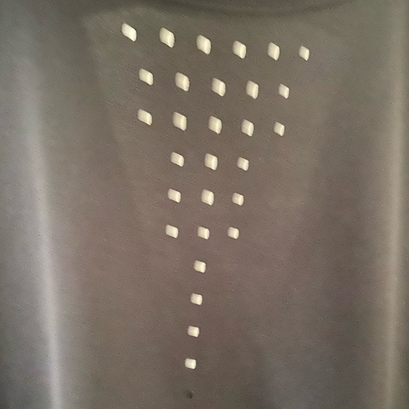 C9 Workout Top | keyhole back - Picture 6 of 6